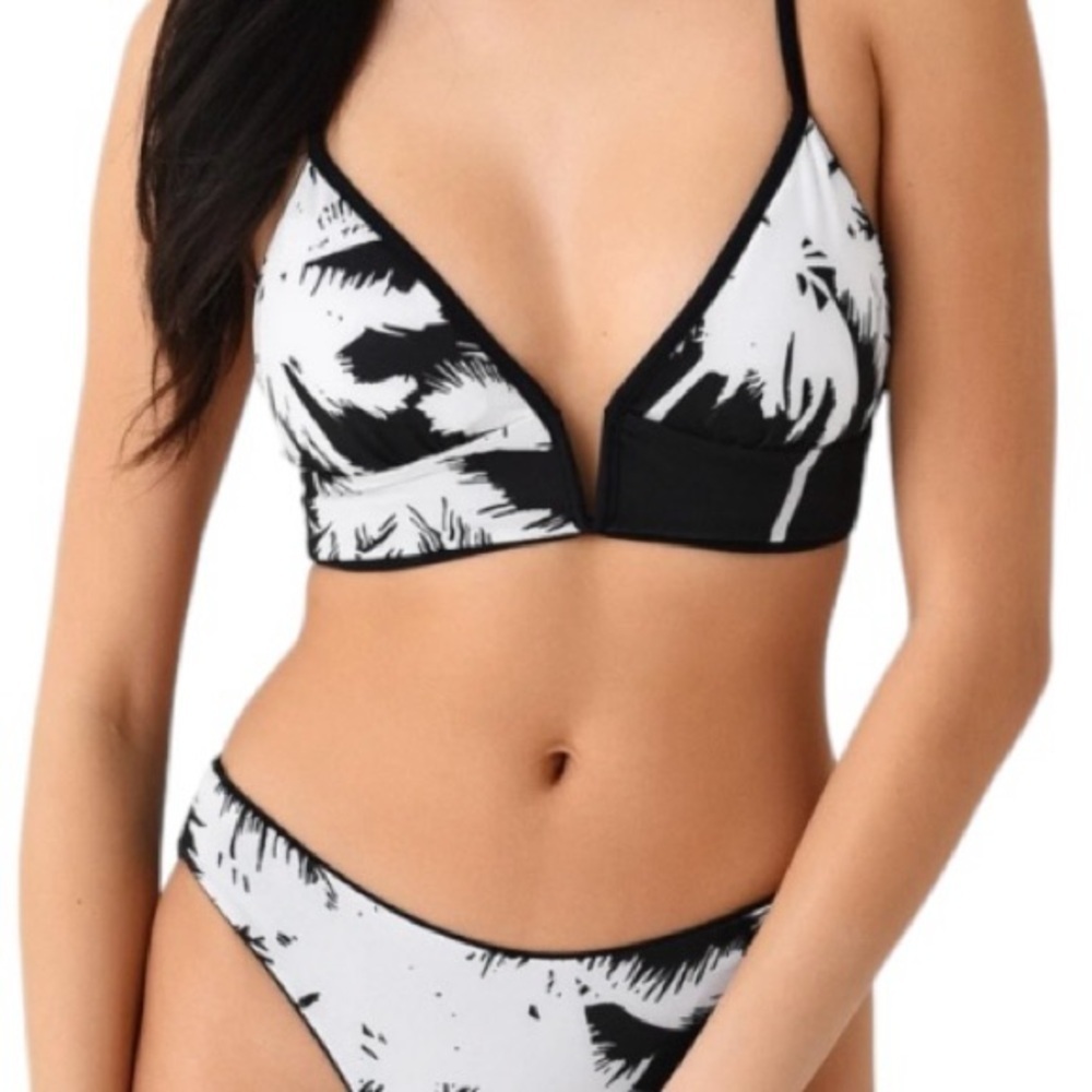 Maaji Jade Black Reversible Bikini Top with V-Wire‎